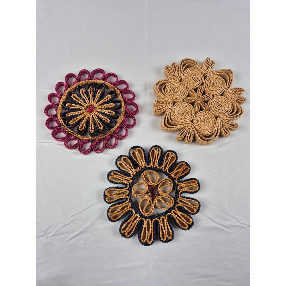 Vintage Woven Straw Wall Decor Set of 3 Boho Floral Trivets Coasters 7 Inch